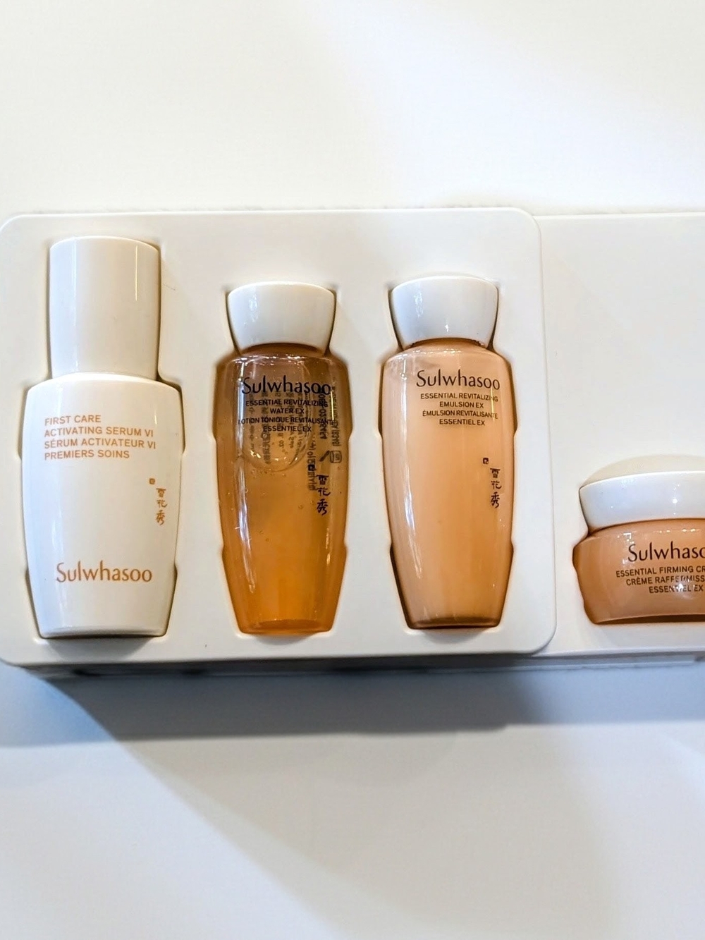 Sulwhasoo Essential Daily Routine Kit - Picture 2 of 3